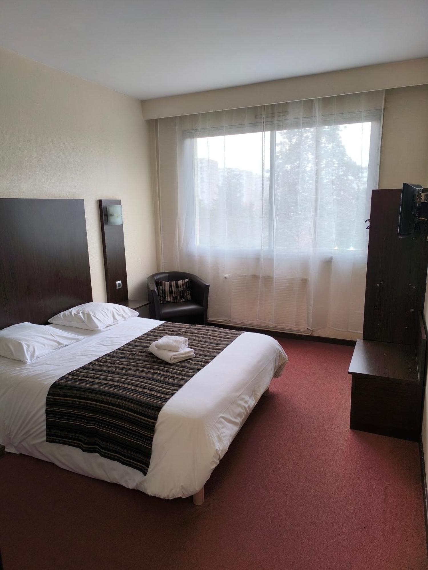 Adonis Lyon Est Hotel Artys Saint-Priest-en-Jarez Luaran gambar
