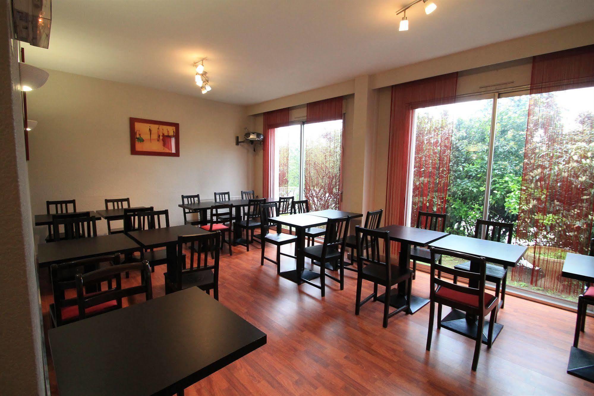Adonis Lyon Est Hotel Artys Saint-Priest-en-Jarez Luaran gambar